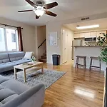 New Top Corner 2-Story One Bedroom Condo Venetian Vacation La Jolla Luxury Furnished Central Near Beach And Utc Mall